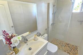 3-bed Villa Sleeps 8 With Private Pool