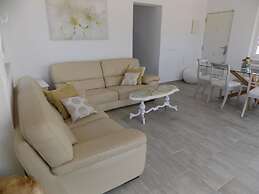 3-bed Villa Sleeps 8 With Private Pool