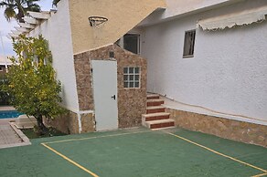 3-bed Villa Sleeps 8 With Private Pool