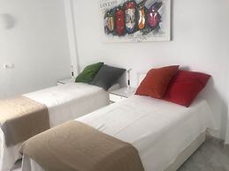 Apartment Sleeps 4 Near Beach