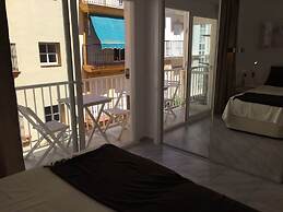 Apartment Sleeps 4 Near Beach