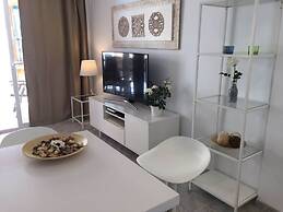 Apartment Sleeps 4 Near Beach