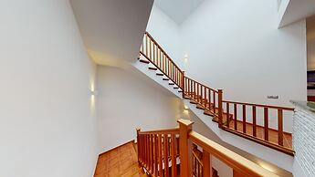 5 Bedroom-privatepool-balcony-sea View-nerja