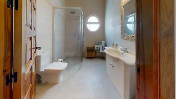 5 Bedroom-privatepool-balcony-sea View-nerja