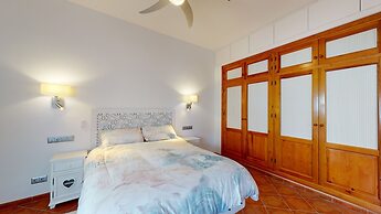 5 Bedroom-privatepool-balcony-sea View-nerja