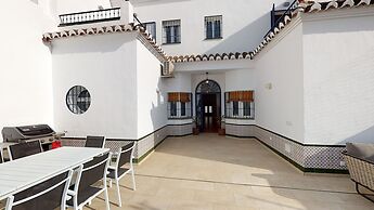 5 Bedroom-privatepool-balcony-sea View-nerja