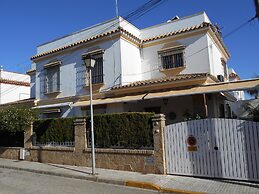 Penthouse Sleeps 4 With Private Garden