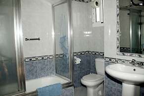 Penthouse Sleeps 4 With Private Garden