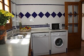 Penthouse Sleeps 4 With Private Garden
