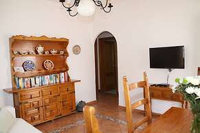 Penthouse Sleeps 4 With Private Garden