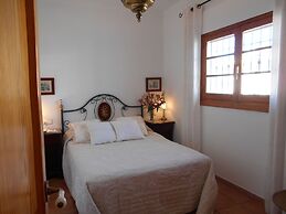 Penthouse Sleeps 4 With Private Garden