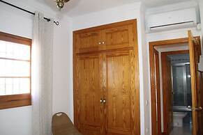 Penthouse Sleeps 4 With Private Garden
