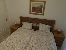 Flat Sleeps 4 With Pool and Terrace