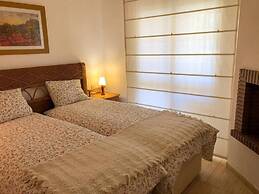 Flat Sleeps 4 With Pool and Terrace