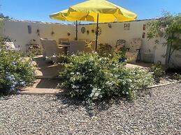 2 Bed-sleeps 4-mtn View-private Pool & Terrace