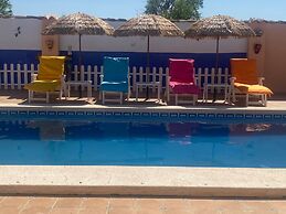 2 Bed-sleeps 4-mtn View-private Pool & Terrace