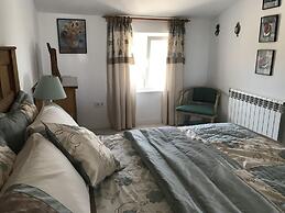 2 Bed-sleeps 4-mtn View-private Pool & Terrace