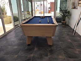 2 Bed-sleeps 4-mtn View-private Pool & Terrace
