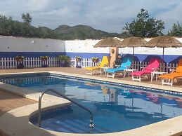 2 Bed-sleeps 4-mtn View-private Pool & Terrace
