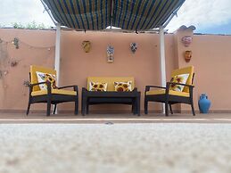 2 Bed-sleeps 4-mtn View-private Pool & Terrace