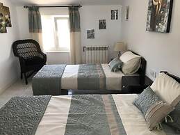 2 Bed-sleeps 4-mtn View-private Pool & Terrace