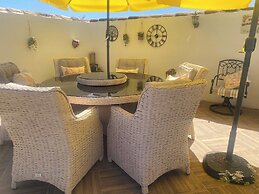 2 Bed-sleeps 4-mtn View-private Pool & Terrace