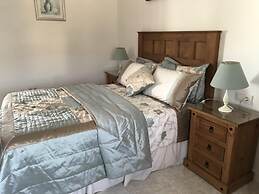 2 Bed-sleeps 4-mtn View-private Pool & Terrace