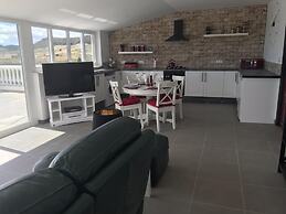 2 Bed-sleeps 4-mtn View-private Pool & Terrace