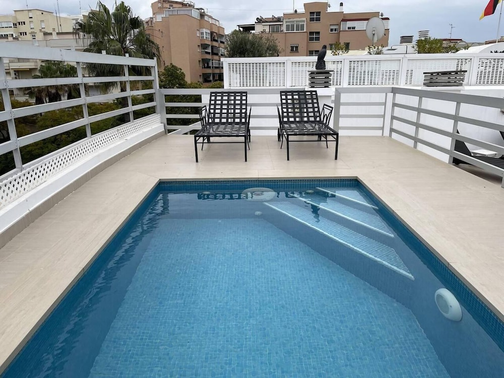 Pent-house, 3 Bedroom, Sleeps 6, Parking