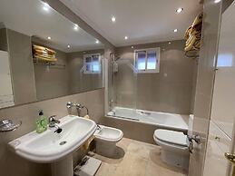 Pent-house, 3 Bedroom, Sleeps 6, Parking