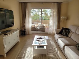 Elviria 2-bed Apt, Sleeps 4, Pool, 20m to Beach