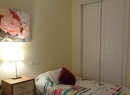Elviria 2-bed Apt, Sleeps 4, Pool, 20m to Beach