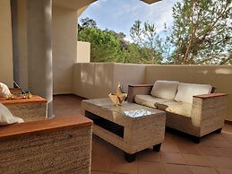 Elviria 2-bed Apt, Sleeps 4, Pool, 20m to Beach