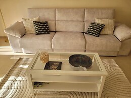 Elviria 2-bed Apt, Sleeps 4, Pool, 20m to Beach