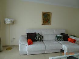 Elviria 2-bed Apt, Sleeps 4, Pool, 20m to Beach
