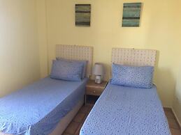 House - Sleeps 6 With Stunning Views