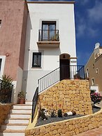 House - Sleeps 6 With Stunning Views