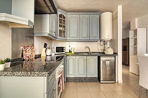 Apartment - Sleeps 4 - Jacuzzi - Terrace - Pool