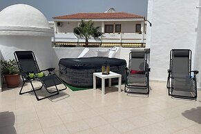 Apartment - Sleeps 4 - Jacuzzi - Terrace - Pool