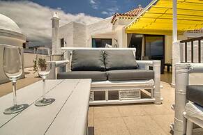 Apartment - Sleeps 4 - Jacuzzi - Terrace - Pool