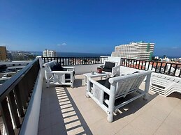 Apartment - Sleeps 4 - Jacuzzi - Terrace - Pool