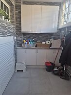 Newly Refurbished Luxury 3 Bed Duplex Apartment