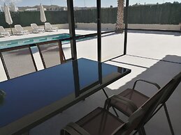 Villa - Sleeps 4 - Pool - Patio - Parking