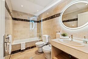 Royal Marbella Resort, Pool, Golf, Beach & Bars