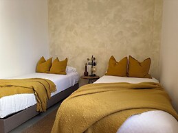 Apartment Sleeps 6 With Private Garden