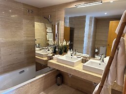 Apartment Sleeps 6 With Private Garden