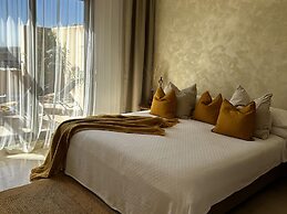 Apartment Sleeps 6 With Private Garden