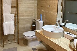 Apartment Sleeps 6 With Private Garden