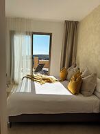 Apartment Sleeps 6 With Private Garden