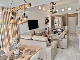 Luxurious Frontline Golf Villa on Mar Menor Golf